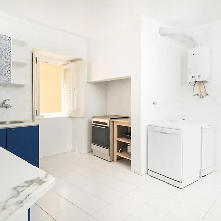 Apartment Like Us In The Castle Lisbon